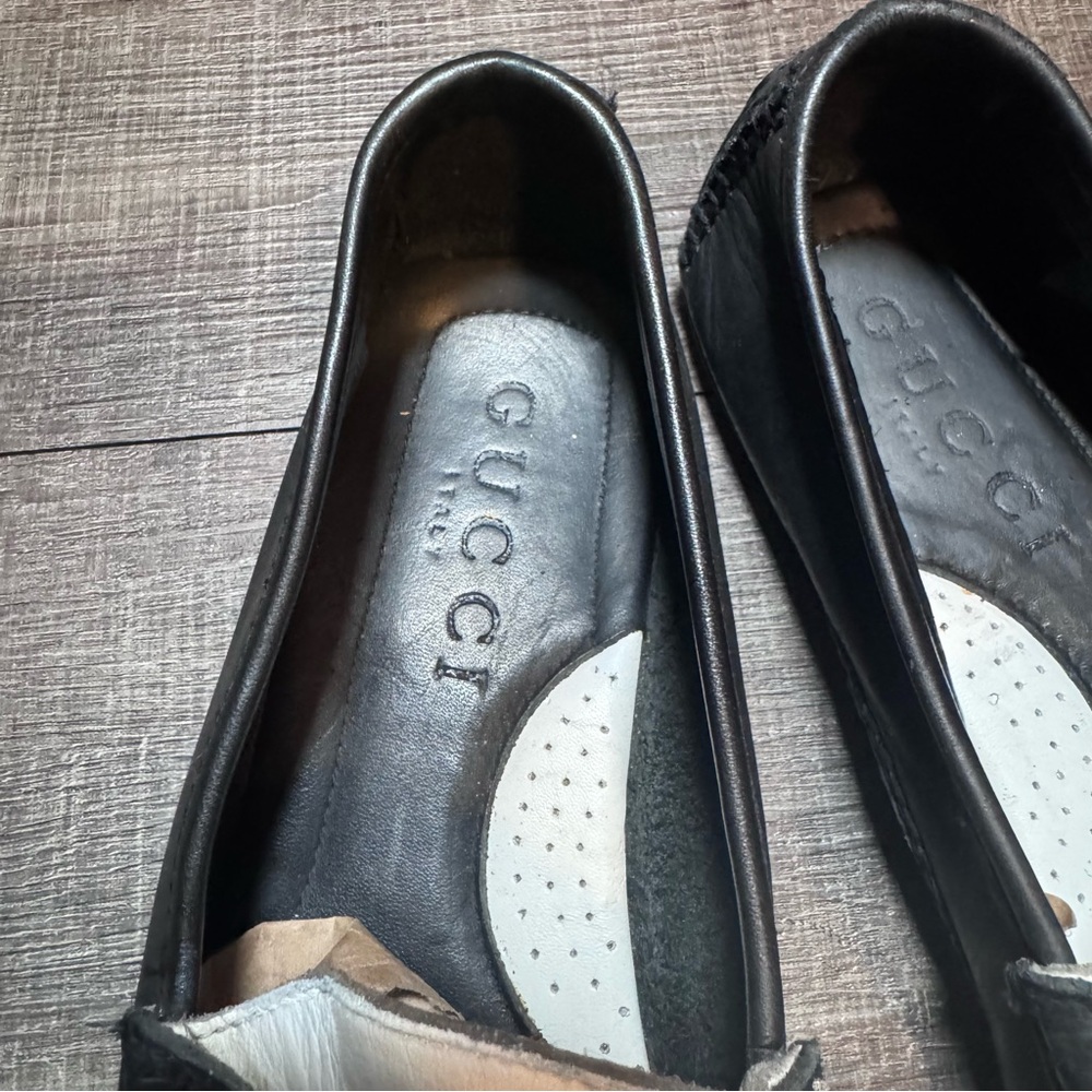 Gucci Men's Horsebit 1953 Leather Loafers in black and white. - Picture 7 of 9